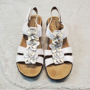 Clarks White Flower‎ Floral Classic Beach Casual Adjustable Strappy Sandals 9